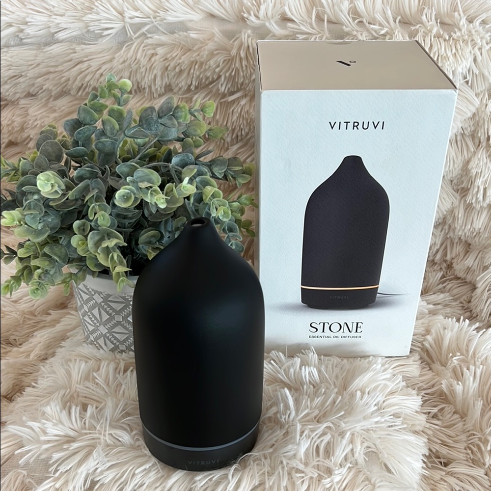 🎉Host Pick🎉Vitruvi Stone Diffuser - Black